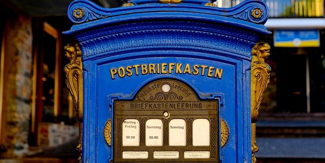 OLD FASHIONED POST BOX